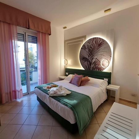 Hotel Angelini Римини Экстерьер фото