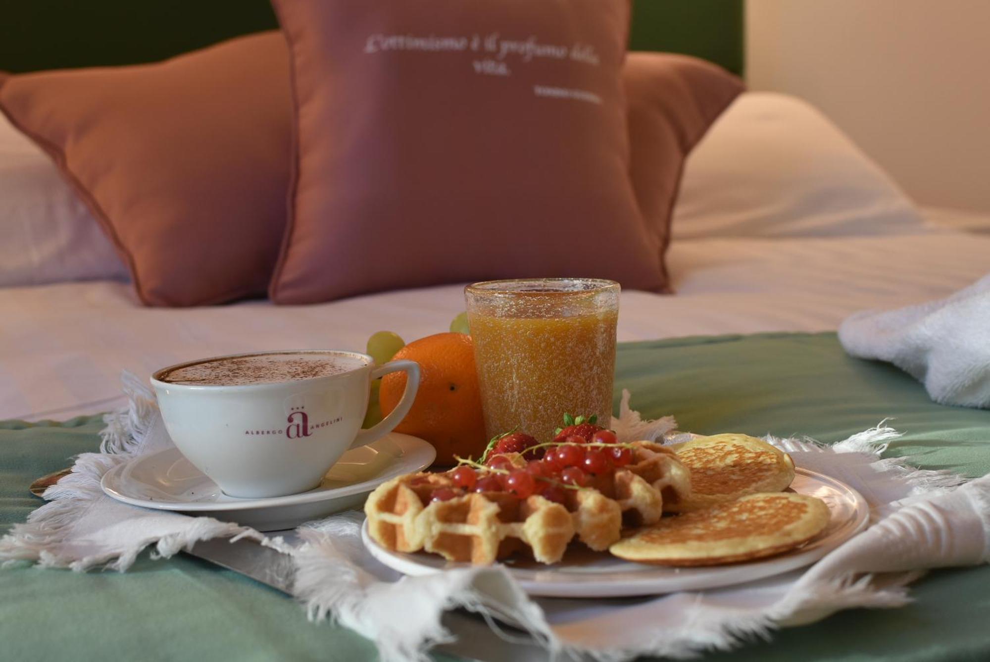 Hotel Angelini Римини Экстерьер фото