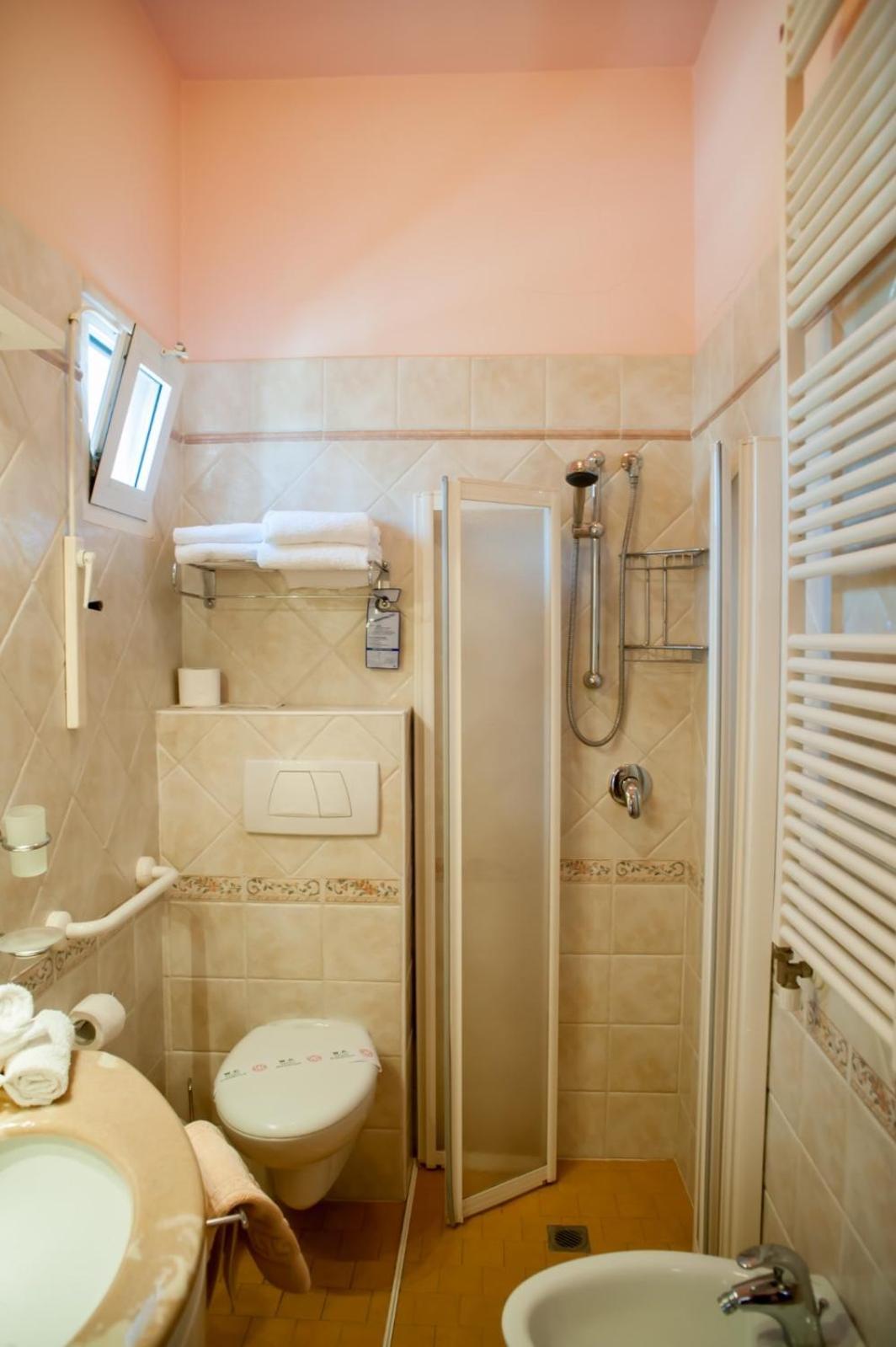 Hotel Angelini Римини Экстерьер фото