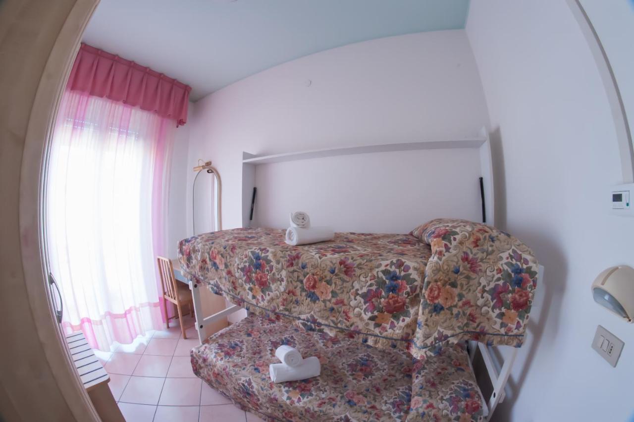 Hotel Angelini Римини Экстерьер фото