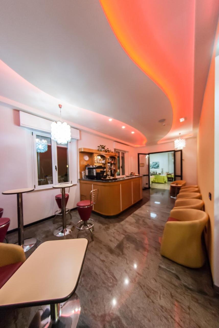 Hotel Angelini Римини Экстерьер фото