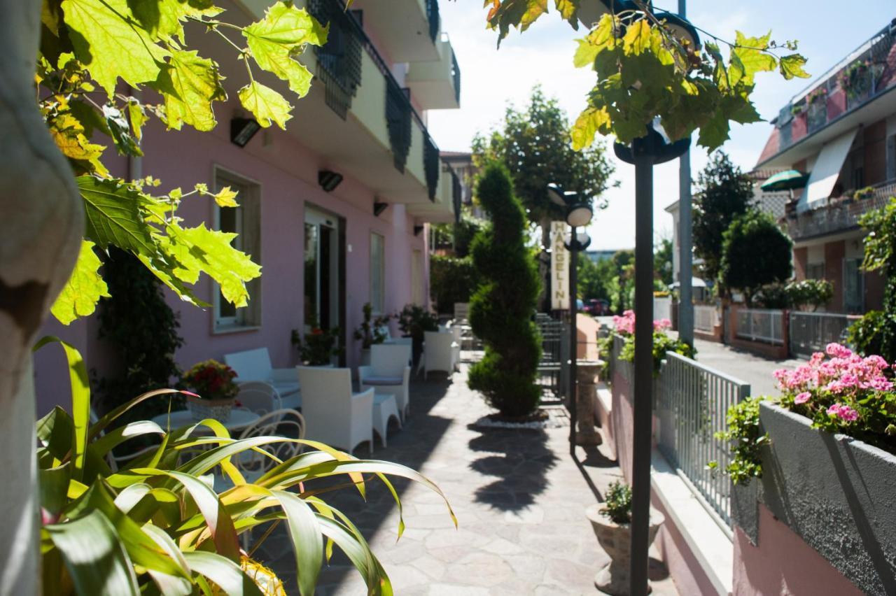 Hotel Angelini Римини Экстерьер фото